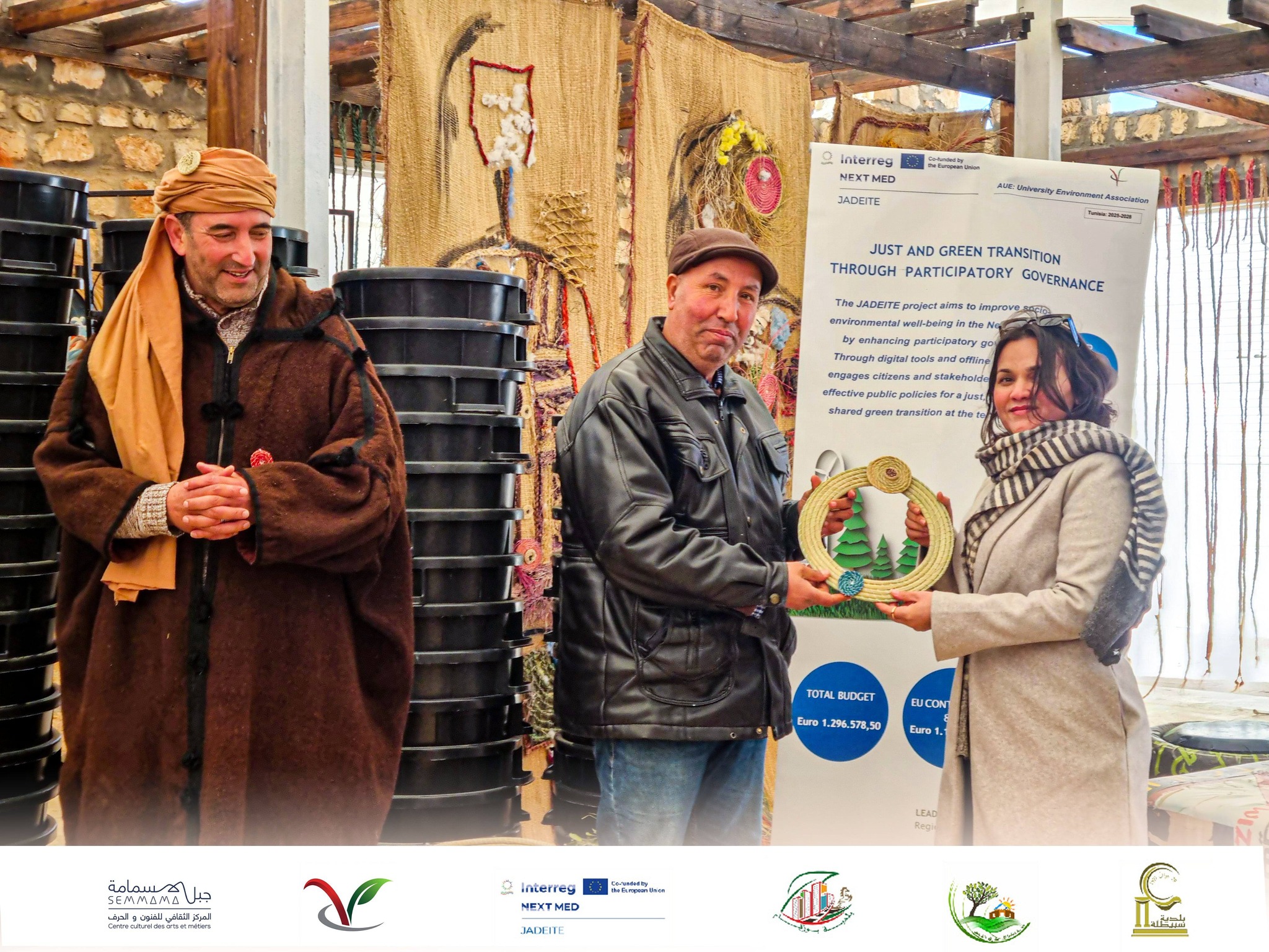 Distribution de conteneurs au Centre Culturel Sammama